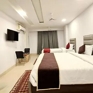 **** Hotel Amenda International India