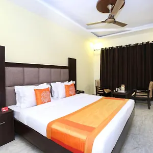 Super Capital O Royal Hotel