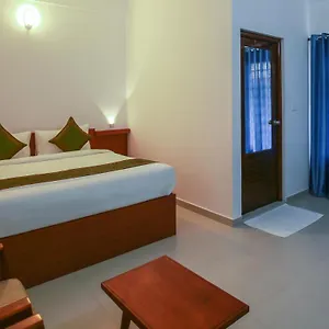 *** Hotel Phoenix Holidays India